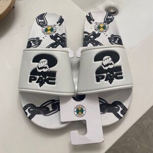 Men’s Tupac Slides, 2Pac, Cross Colours, Size 7